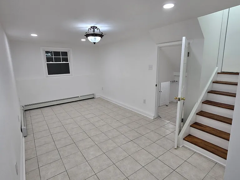 Walk-in Basement