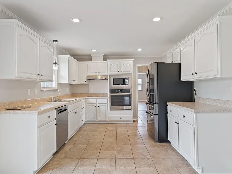513 Meadowlark Ln — Photo 12