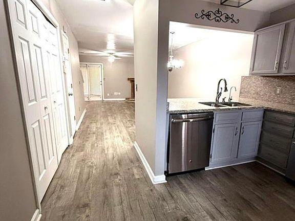 2nd image of 1555 Springleaf Ct SE