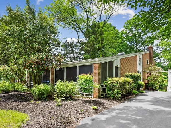 6100 Westcliff Dr, Baltimore, MD 21209