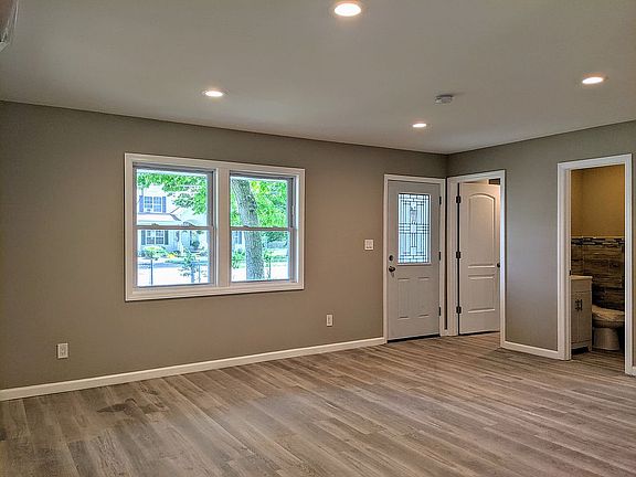 3rd image of 18 Gray Ave