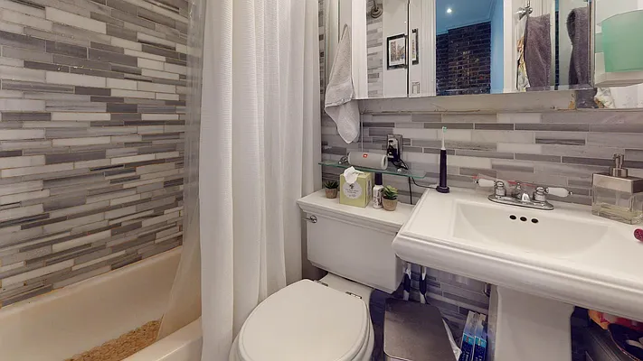 Rented by Bond New York | media 9