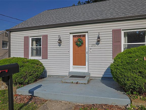 3rd image of 2707 Redfield Pl