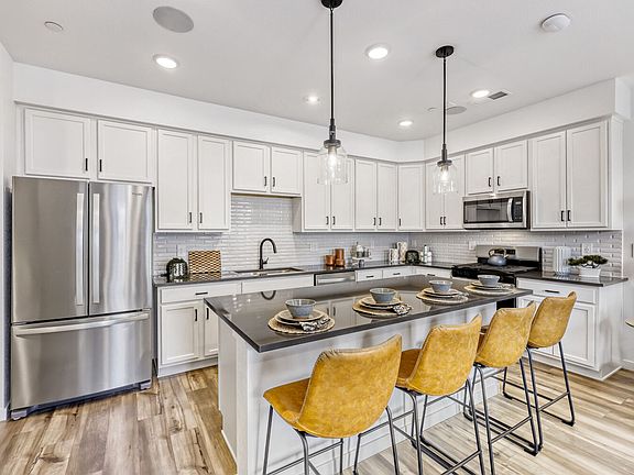 Contour Three Kitchen at Uplands in Westminster, CO