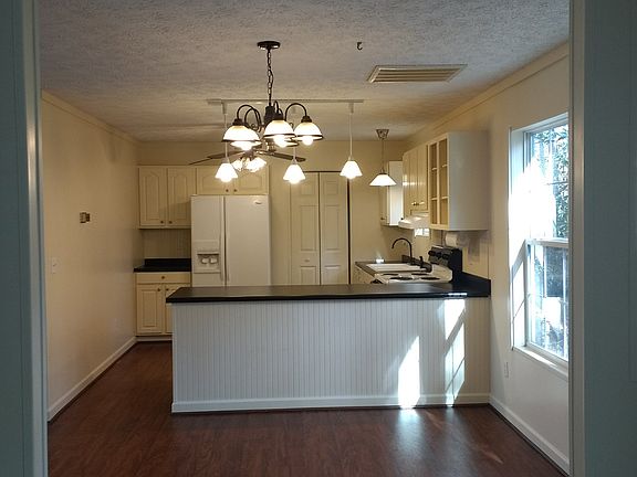 view to kitchen from L/R