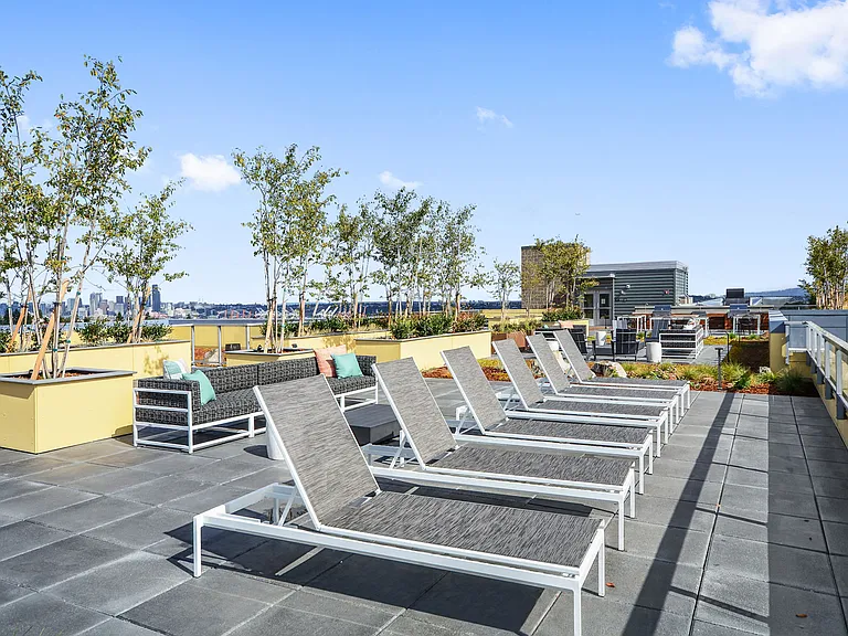 Enjoy the 8,000 square feet of rooftop amenity space, with gorgeous PNW views