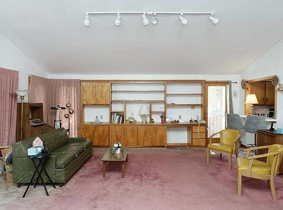 3rd image of 1163 Oakwood Dr