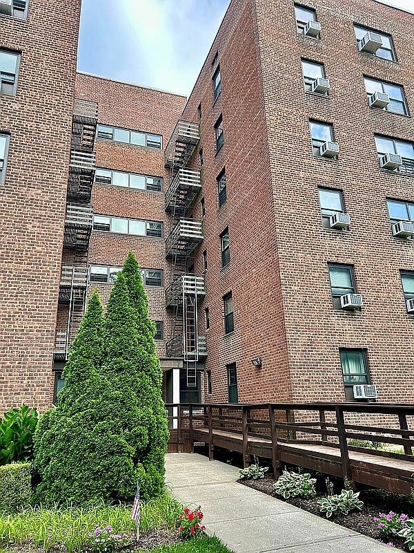 73-63 Bell Blvd Unit 5J, Queens, NY 11364 | Zillow