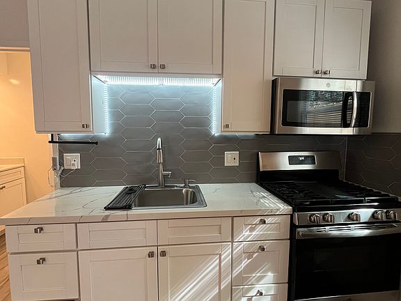 3rd image of 648 Hill St APT C