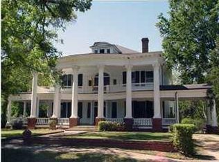 140 N Dogwood Ave, Ridgeway, SC 29130