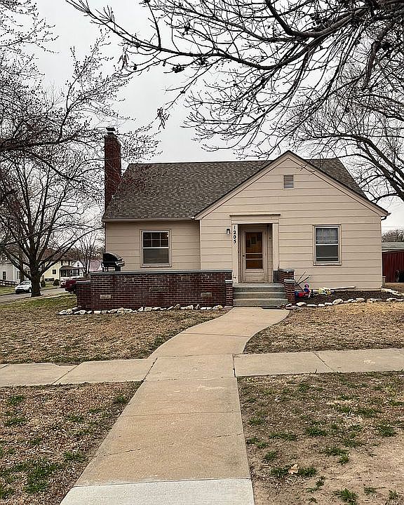 1205 5th St, Clay Center, KS 67432 Zillow