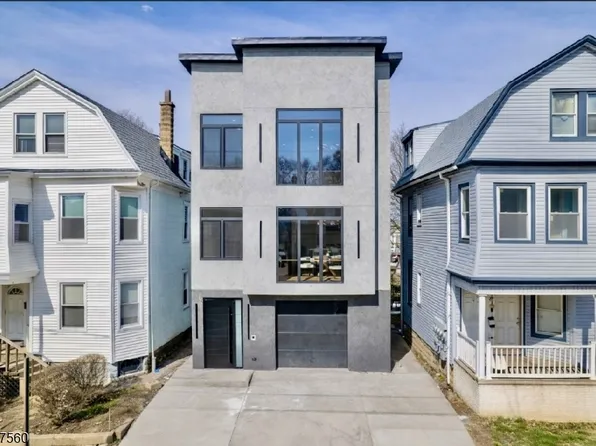 31 Grace St, Irvington, NJ 07111
