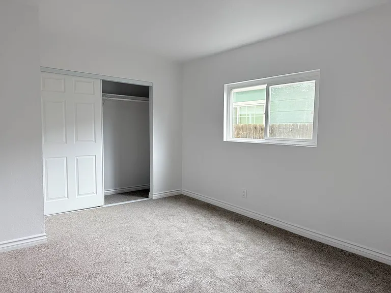 3781 Marlborough Ave — Photo 13