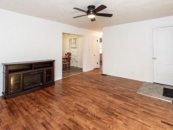 4th image of 185 Bosstick Ave