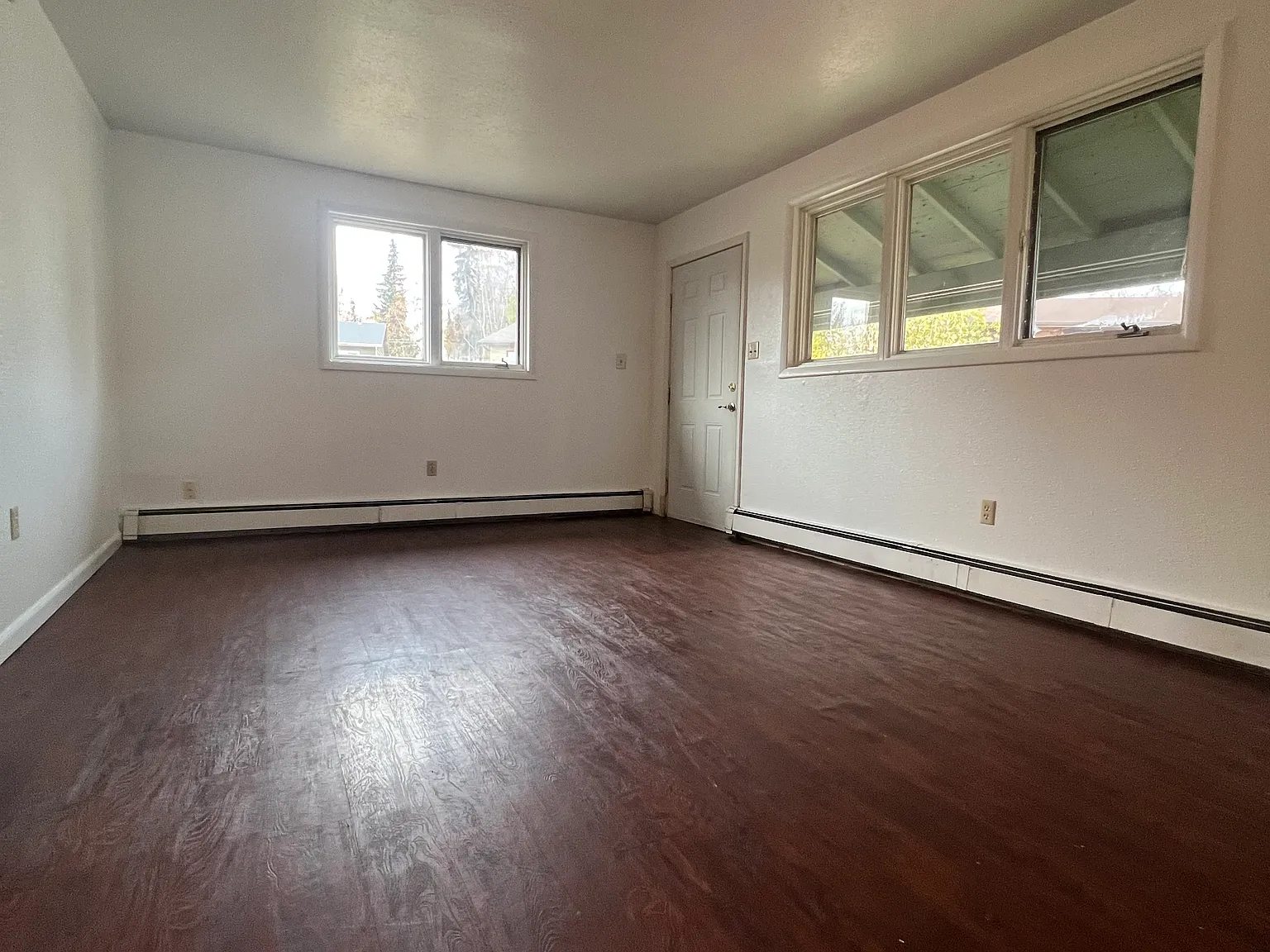 1 bed, 750 sqft, $1,300 — Photo 2