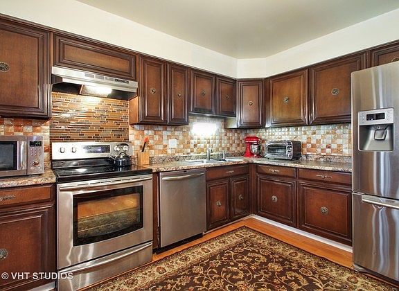 3rd image of 8210 Elmwood St #307