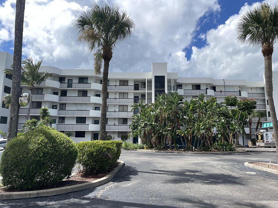 1st image of 300 Columbia Dr APT 2107