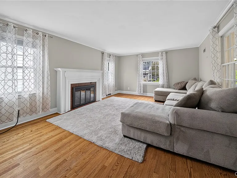 103 Pelham Rd — Photo 8