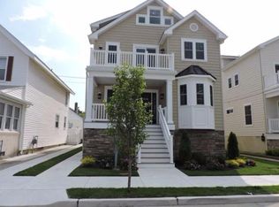 28 N Iroquois Ave, Margate, NJ 08402