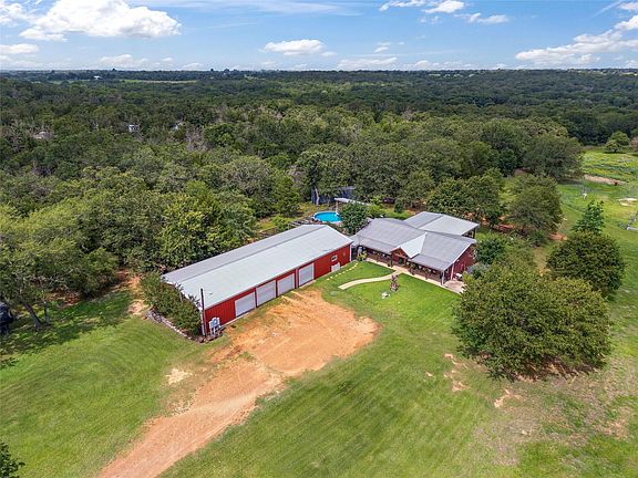 2nd image of 3917 Winding Rd