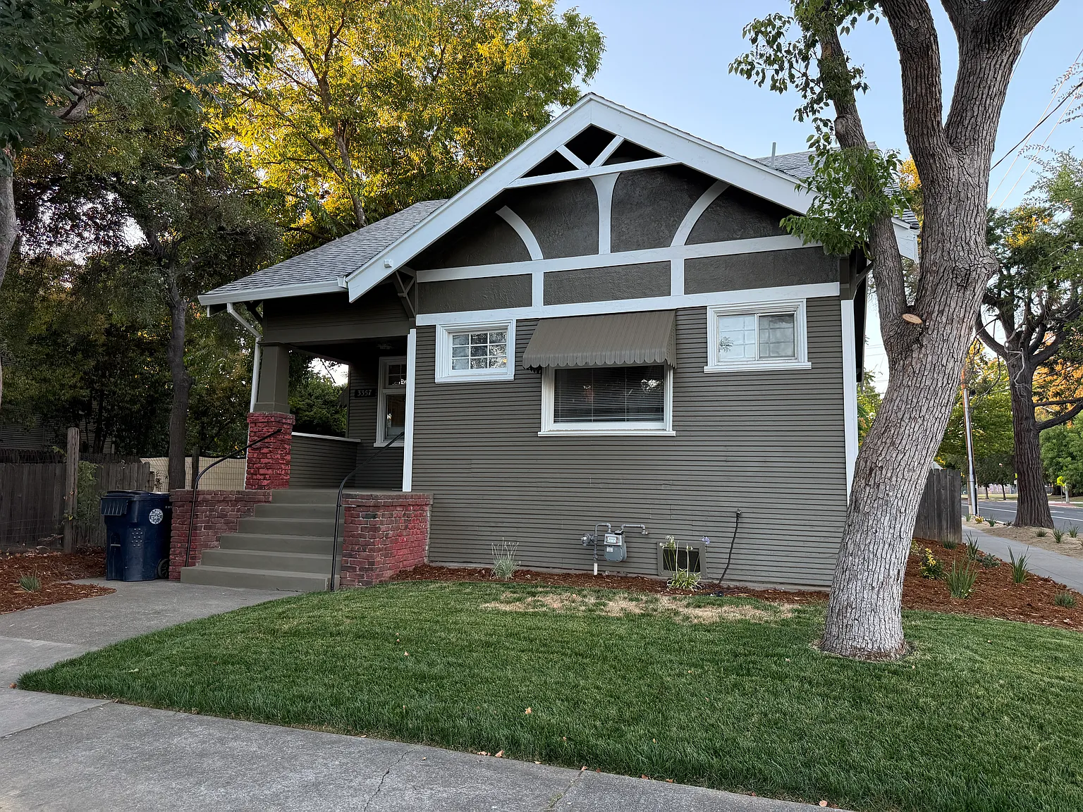 2 bed, 1368 sqft, $4,700 — Photo 2