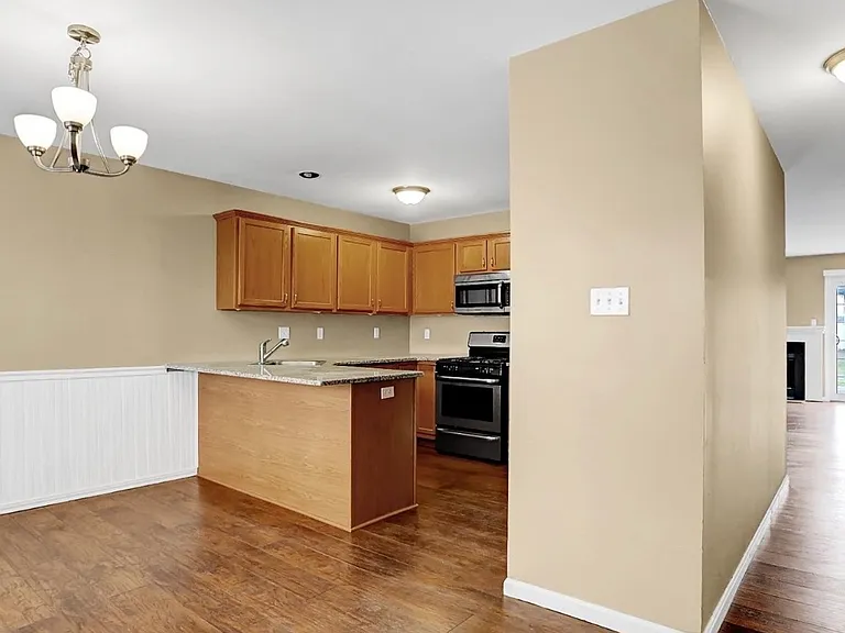 678 Walnut Tree Dr — Photo 4