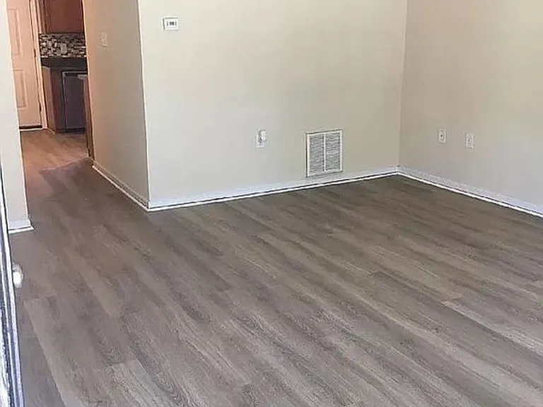 820 Catherine St — Photo 7