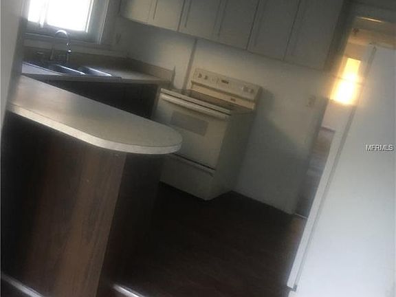 4th image of 415 SE Avenue J