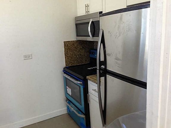 3rd image of 1740 Normandy Dr APT 3