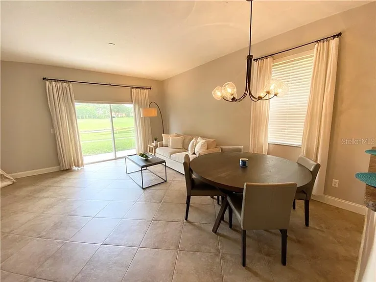 1751 Retreat View Cir — Photo 3