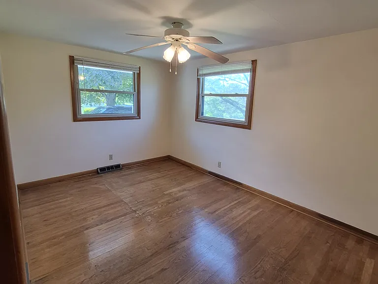 324 Church Ave SE — Photo 14