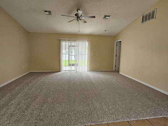 3rd image of 10368 Lansfield St