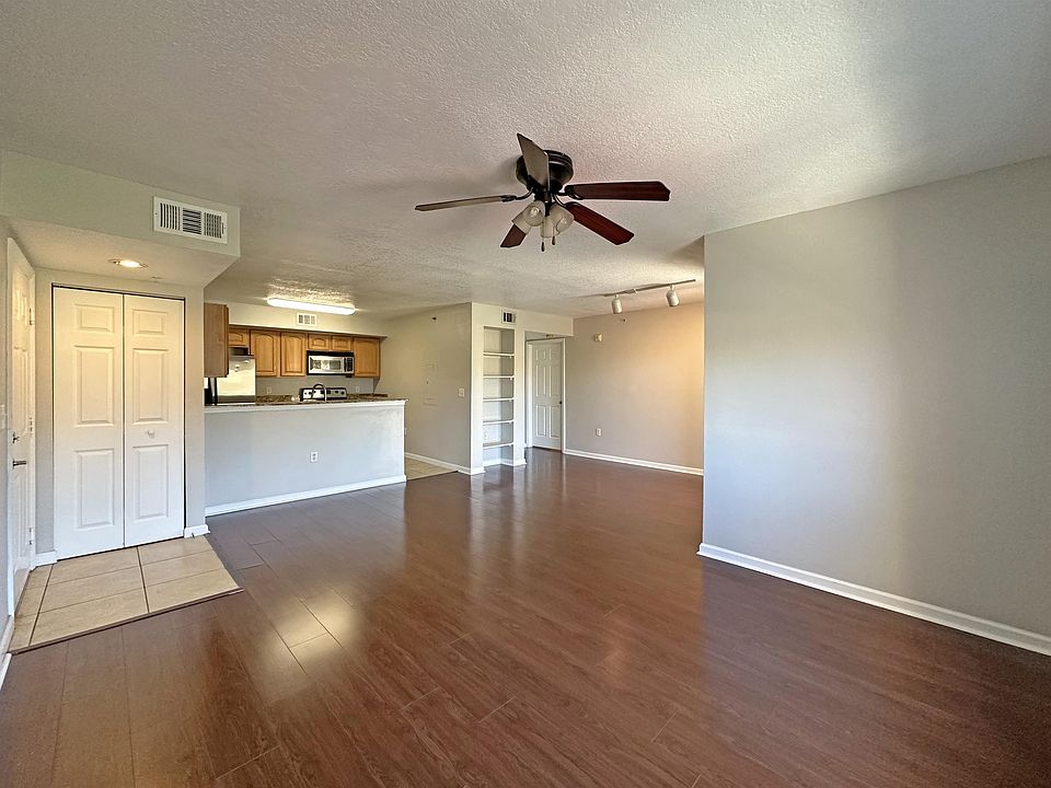 1st image of 251 SW Palm Dr APT 205-251-205
