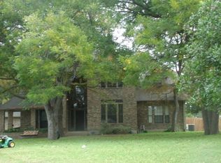 6 Hillview Dr, Round Rock, TX 78664