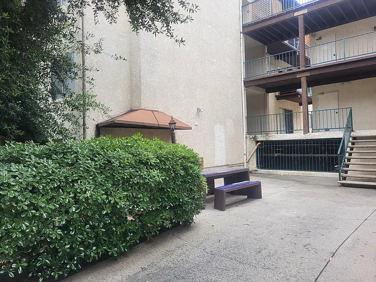 5460 White Oak Ave #G312 — Photo 20