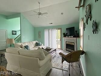 3rd image of 1278 Lakeside Dr