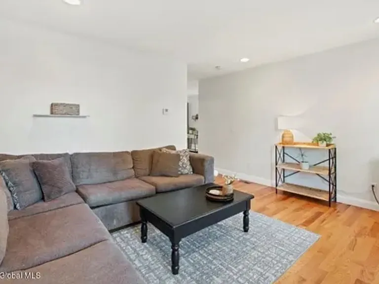 550 East St #1 — Photo 9