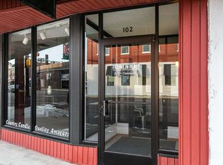 102 N Franklin St APT 1, Manchester, IA 52057