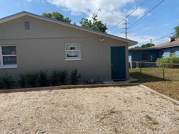 2nd image of 616 Jackson Ave Unit 2
