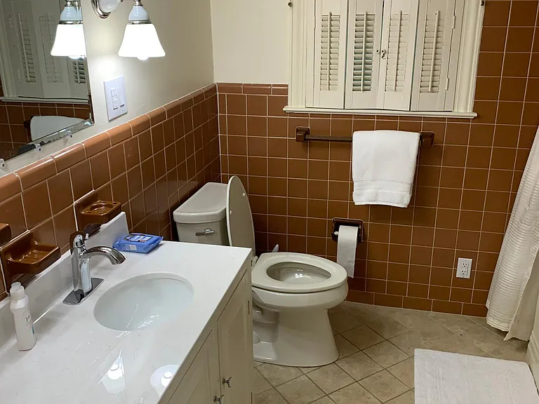 Main Bathroom