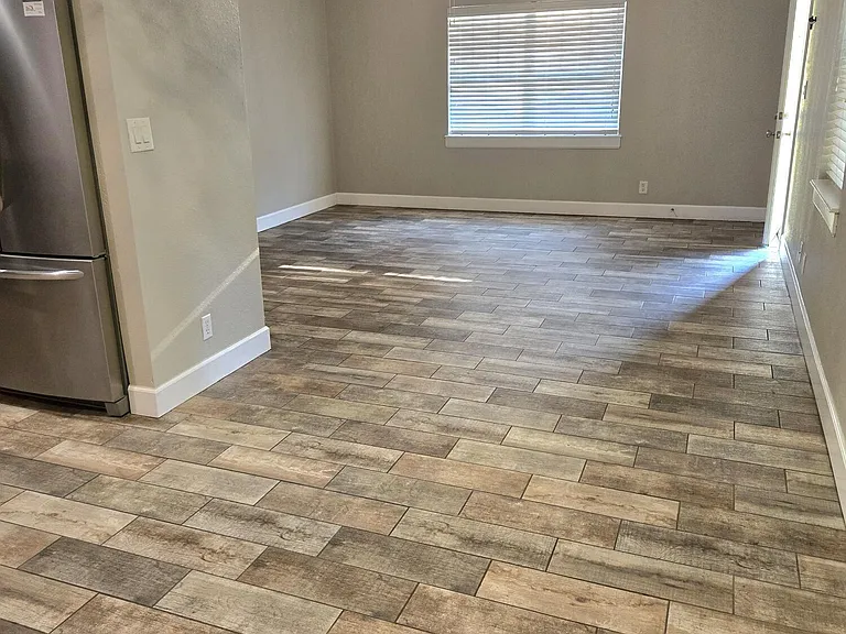 615 Luna Ct — Photo 34