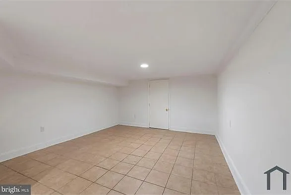 411 N Kenwood Ave — Photo 18