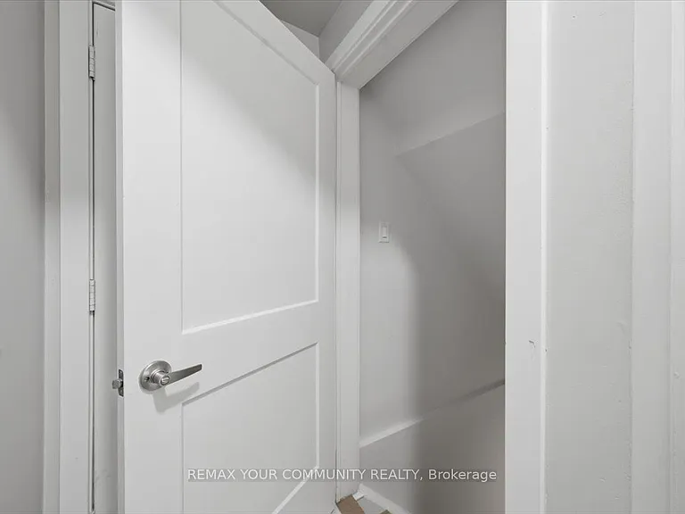 2 Hollywood Hill Cir #LOWER — Photo 5