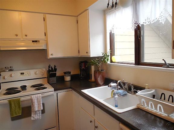 4th image of 3811 Stephens Ave APT 28