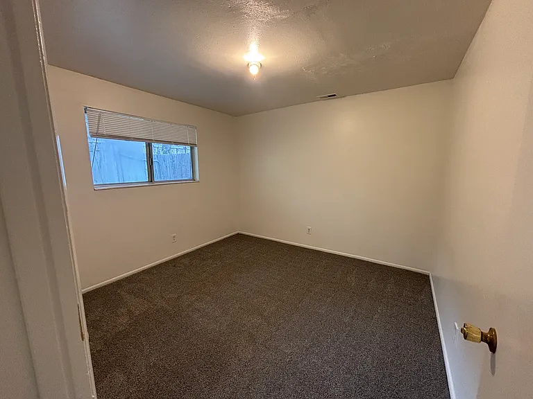 183 S 880 E #183 — Photo 10