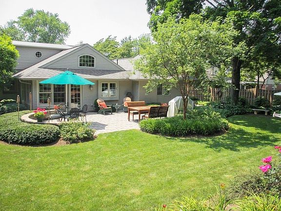 3rd image of 241 Murry Hill Dr