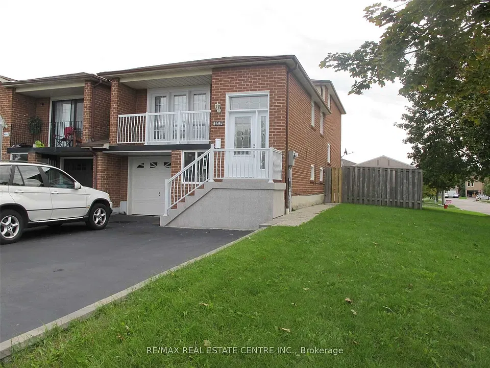 4695 Empire Cres