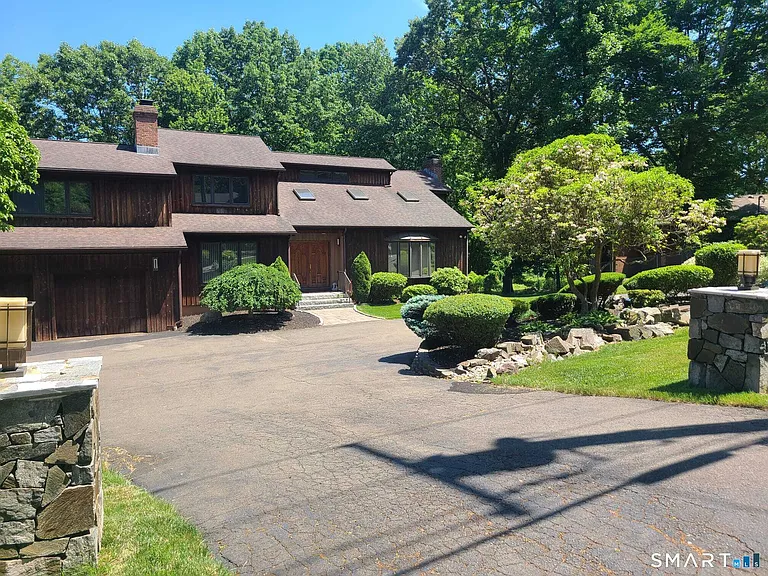 925 Dunbar Hill Rd — Photo 2