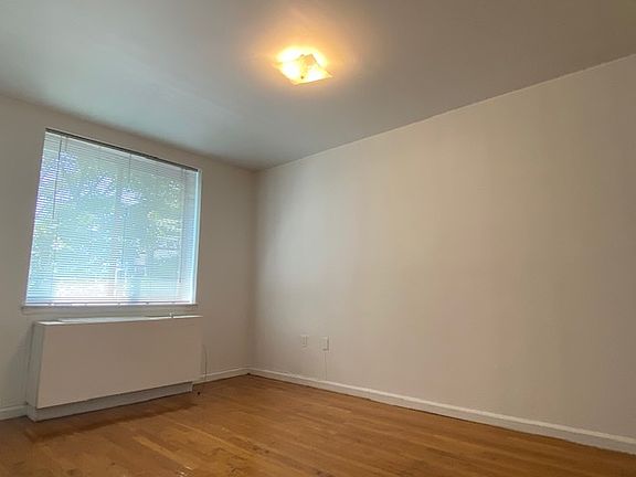 5th image of 456 W 52nd St #5D