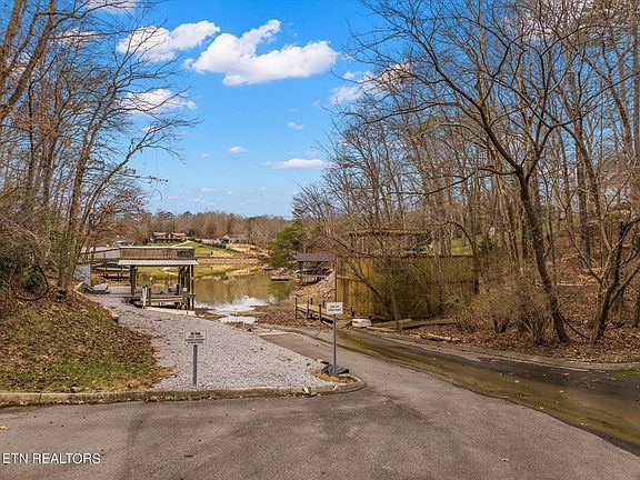 5th image of 2021 Duck Cove Dr